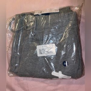 ULTRA HIGH-RISE FLEECE LOGO JOGGERS - Grey